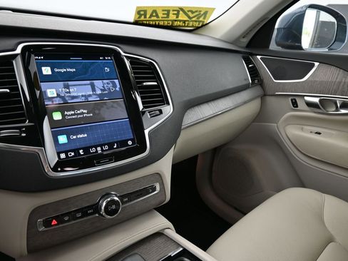 Used 2023 Volvo XC90 B6 Plus image 23