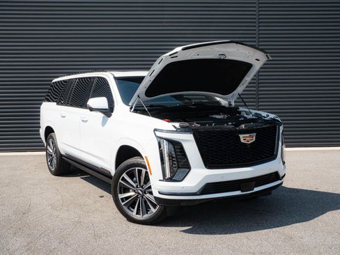 Used 2026 Cadillac Escalade ESV Sport w/ Touring Package AWD/4WD image 35