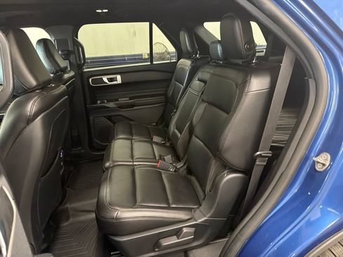 Used 2020 Ford Explorer XLT w/ Equipment Group 202A AWD/4WD image 12
