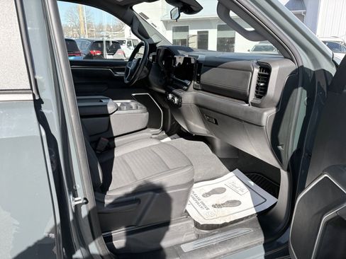 Used 2025 Chevrolet Silverado 1500 LT image 5