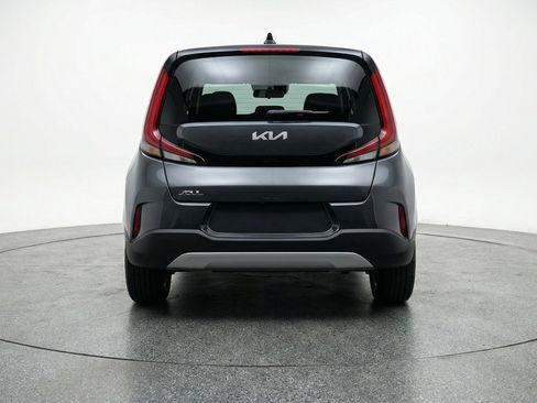 Used 2025 Kia Soul LX w/ LX Technology Package FWD image 6