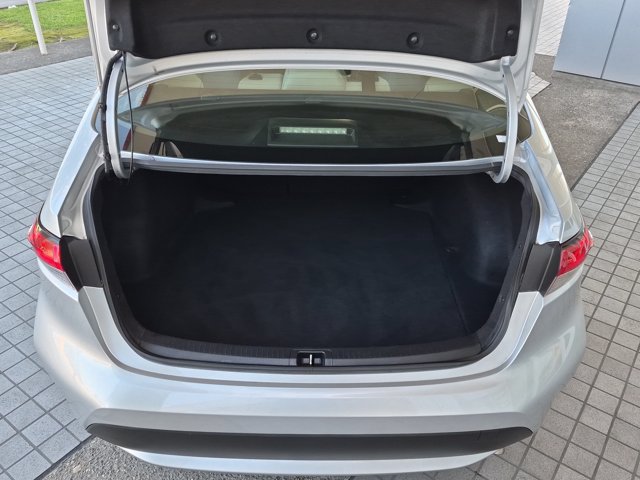 Used 2022 Toyota Corolla LE FWD image 10