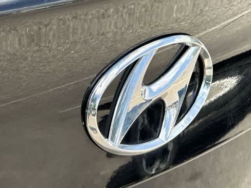 Used 2017 Hyundai Elantra SE FWD image 22