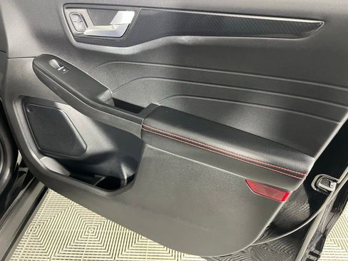 Used 2025 Ford Escape ST-Line image 31