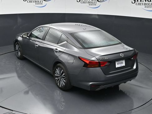 Used 2025 Nissan Altima 2.5 SV FWD image 25