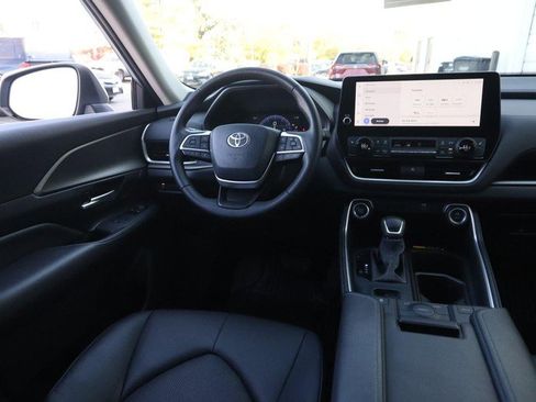 Certified 2025 Toyota Grand Highlander AWD image 24
