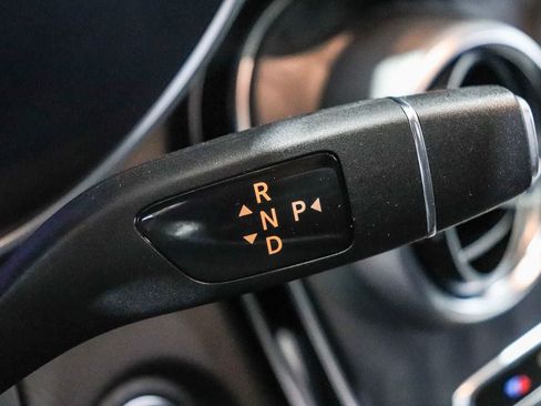 Used 2022 Mercedes-Benz GLC 300 image 22