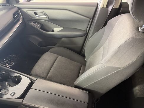 Used 2025 Nissan Rogue SV FWD image 21