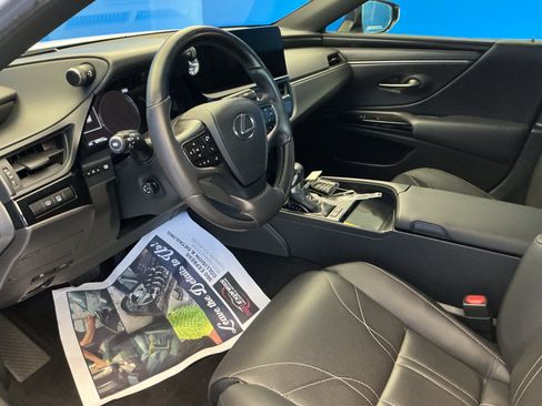 Used 2023 Lexus ES 300h Ultra Luxury FWD image 13