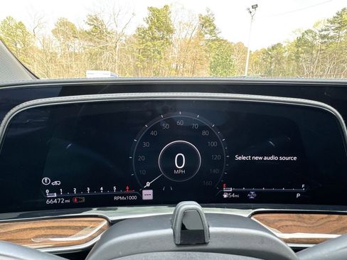 Used 2023 Cadillac Escalade ESV Premium Luxury Platinum image 21