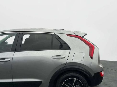 Used 2023 Kia Niro LX FWD image 34