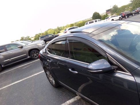 Used 2015 Kia Cadenza Premium w/ Luxury Package FWD image 44