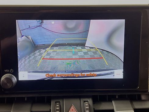 Used 2023 Toyota RAV4 XLE Premium image 28
