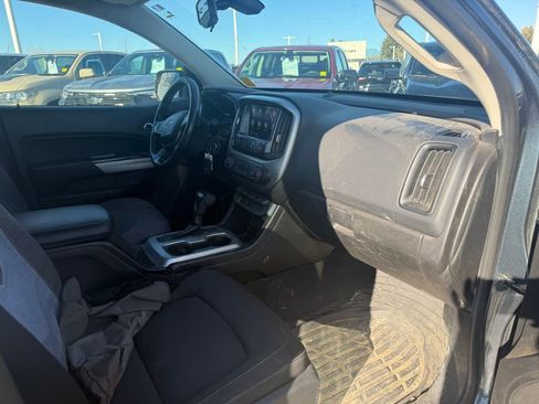 Used 2020 Chevrolet Colorado LT w/ LT Convenience Package image 4