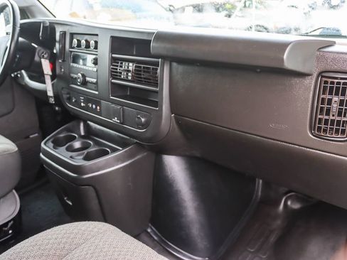 Used 2022 Chevrolet Express 3500 w/ Driver Convenience Package image 33