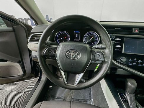 Used 2018 Toyota Camry L image 13