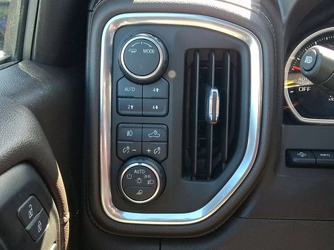 Used 2022 Chevrolet Silverado 1500 LTZ w/ LTZ Premium Package AWD/4WD image 23