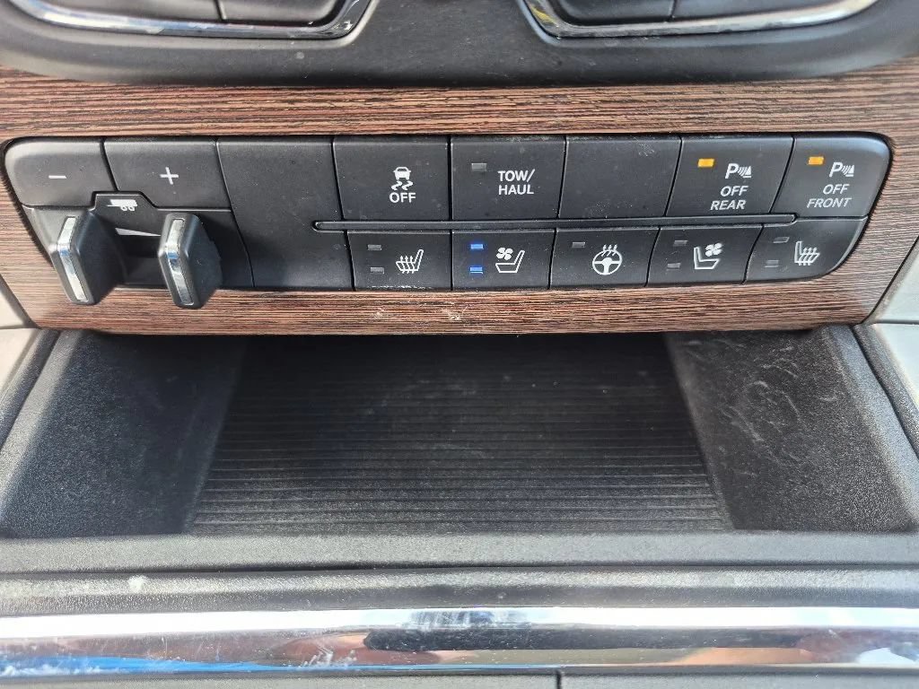Used 2018 RAM 1500 Laramie w/ Convenience Group RWD image 35