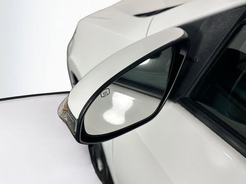 Used 2019 Toyota Corolla SE FWD image 16