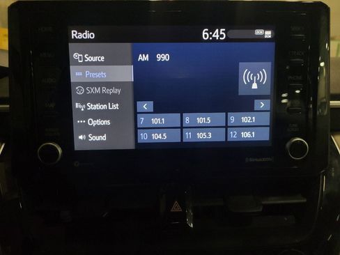 Used 2022 Toyota Corolla LE FWD image 25