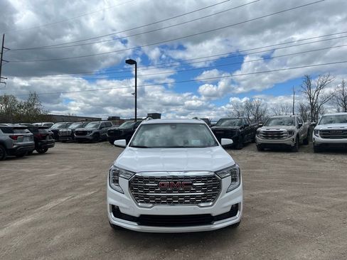 Used 2023 GMC Terrain Denali w/ LPO, Floor Liner Package AWD/4WD image 4