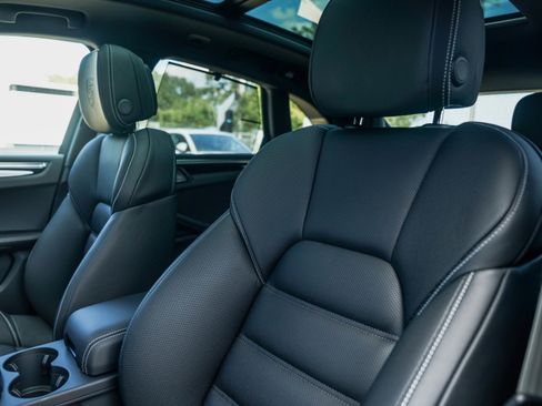 New 2026 Porsche Macan Turbo image 5