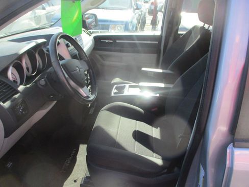 Used 2009 Dodge Grand Caravan SXT w/ Family Value Group FWD image 11