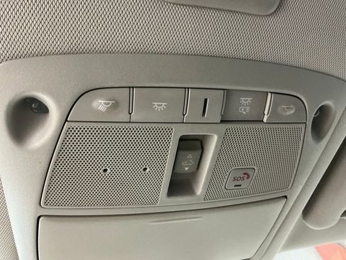 Used 2020 Nissan Pathfinder Platinum FWD image 38