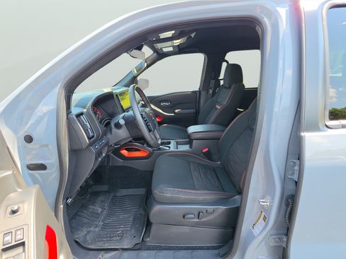 Used 2025 Nissan Frontier PRO-4X w/ Interior Protection Package AWD/4WD image 15