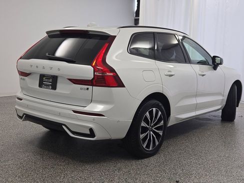 Used 2025 Volvo XC60 B5 Plus AWD/4WD image 10
