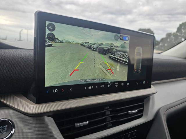Used 2025 Ford Explorer Active RWD image 31