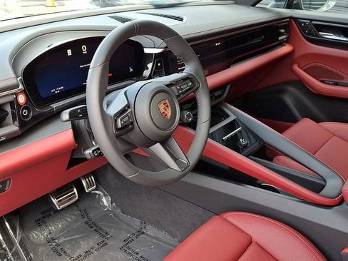 New 2025 Porsche Macan 4S Electric image 4