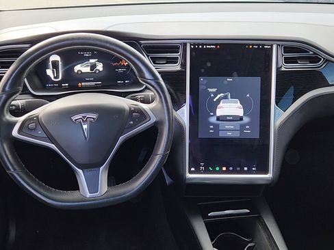 Used 2017 Tesla Model X 90D image 14