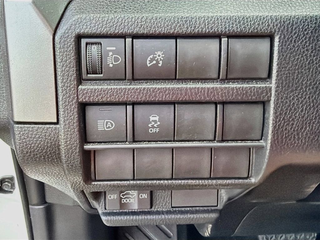 Used 2025 Toyota Tacoma SR5 RWD image 18