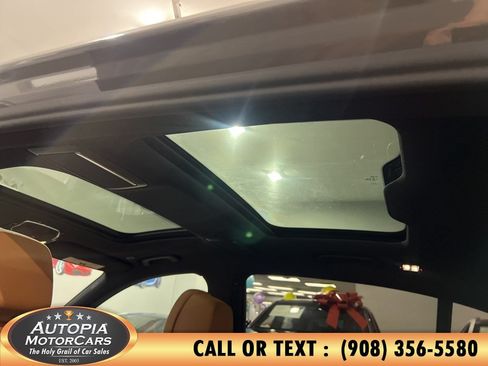 Used 2022 BMW 740i w/ M Sport Package RWD image 31