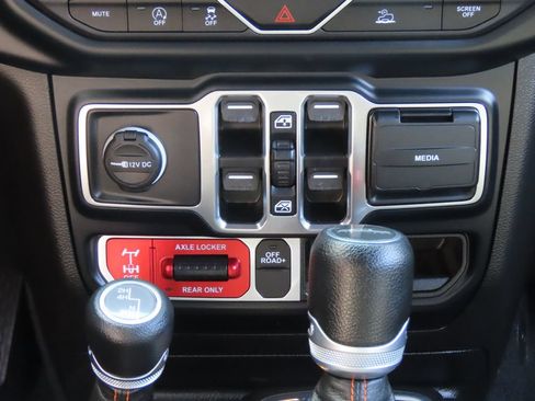 Used 2023 Jeep Gladiator Mojave w/ LED Lighting Group AWD/4WD image 47