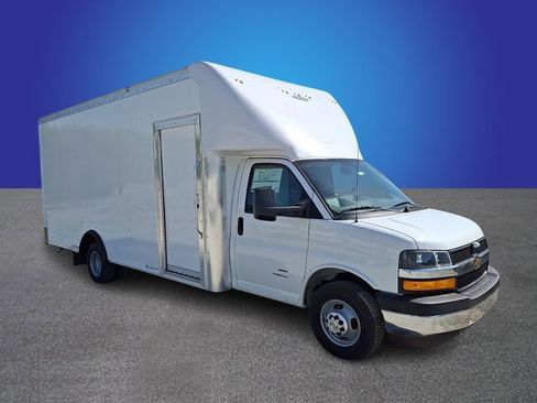 New 2026 Chevrolet Express 4500 w/ Power Convenience Package RWD image 2