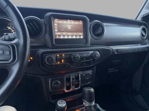 Used 2023 Jeep Wrangler Unlimited w/ Cold Weather Group image 17