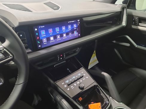 New 2026 Porsche Cayenne image 20