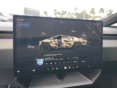 Used 2025 Tesla Cybertruck AWD Crew Cab image 23