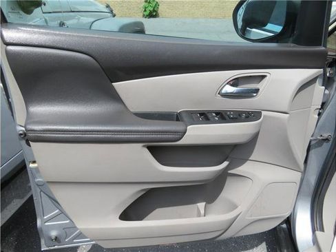 Used 2016 Honda Odyssey SE image 13