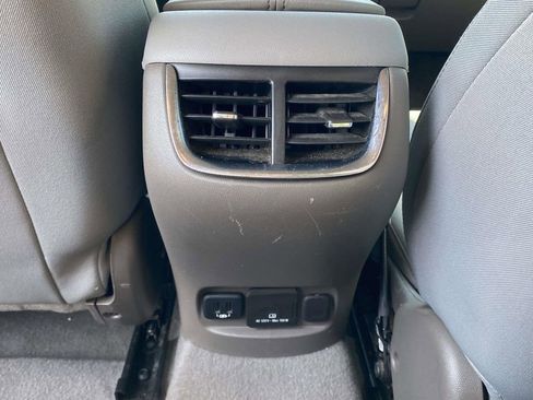 Used 2018 Chevrolet Malibu LT FWD image 11