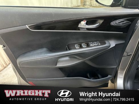 Used 2019 Kia Sorento LX image 9