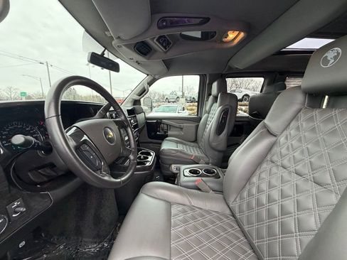Used 2022 Chevrolet Express 2500 Extended w/ Enhanced Convenience Package image 10