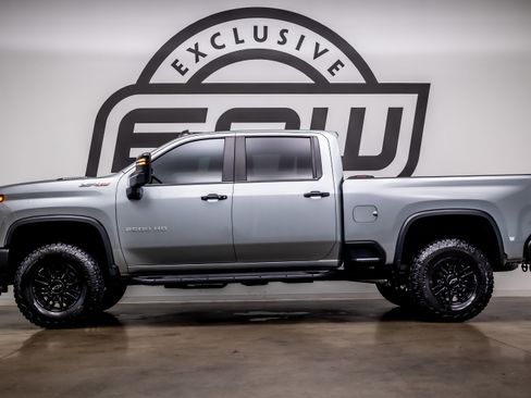 Used 2024 Chevrolet Silverado 2500 ZR2 w/ Technology Package image 5