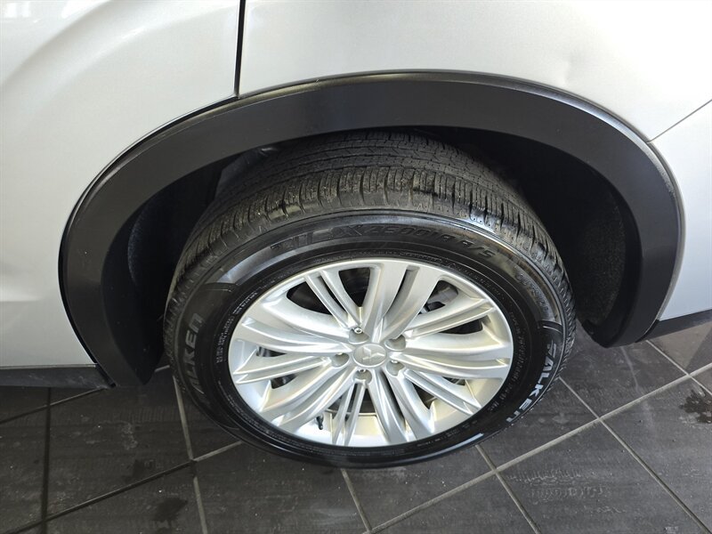 Used 2024 Mitsubishi Outlander ES FWD image 32