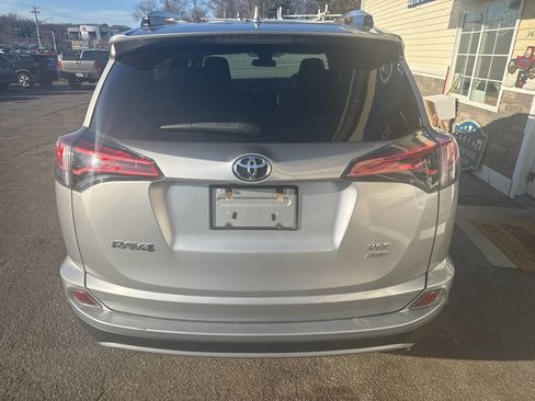 Used 2018 Toyota RAV4 XLE image 7
