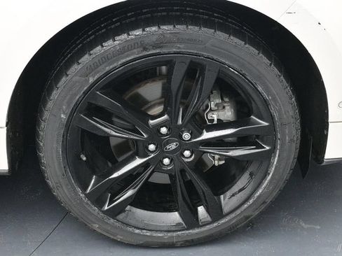 Used 2019 Ford Edge ST w/ Equipment Group 401A AWD/4WD image 16