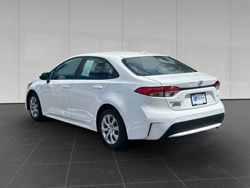 Used 2021 Toyota Corolla LE w/ Carpet Mat Package (TMS) FWD image 3