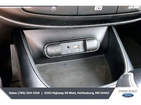 Used 2016 Kia Soul + FWD image 23